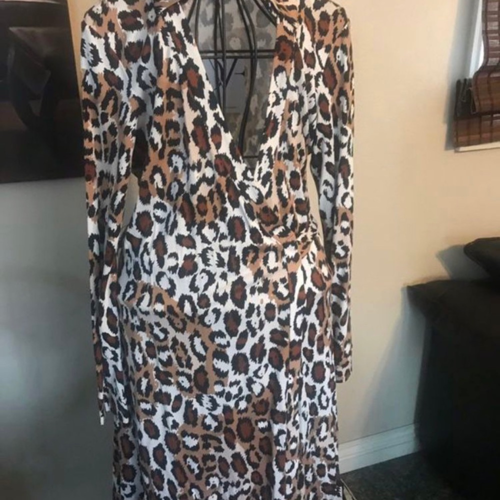 Diane Von furstenberg leopard wrap dress size 8